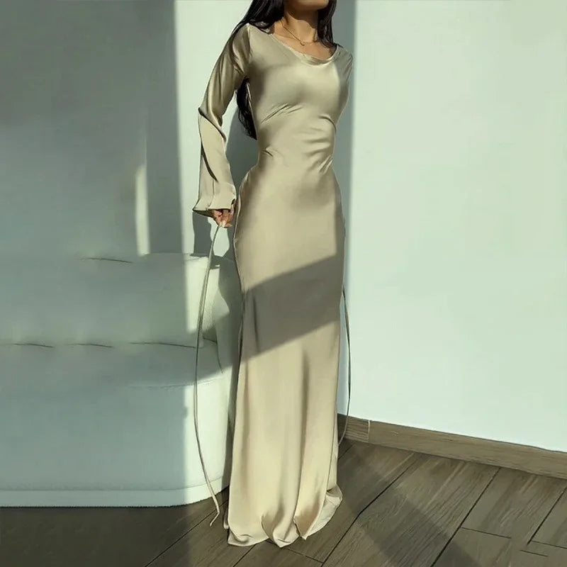 Vestido mujer | diseño maxi con mangas largas y corte recto