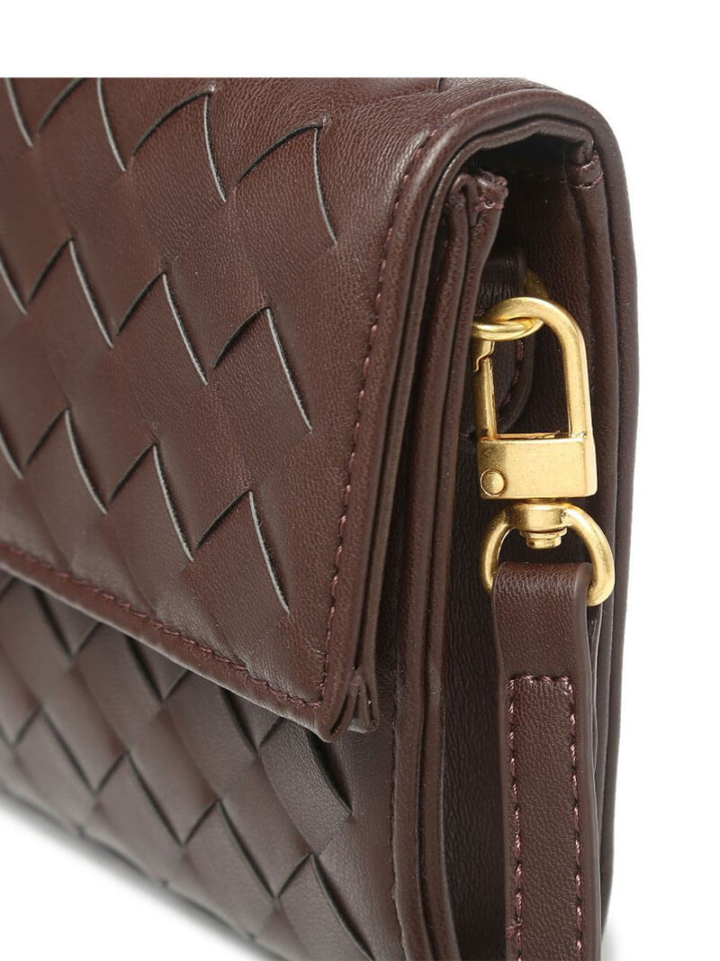 Bolso mujer | diseño trenzado con solapa y cierre frontal