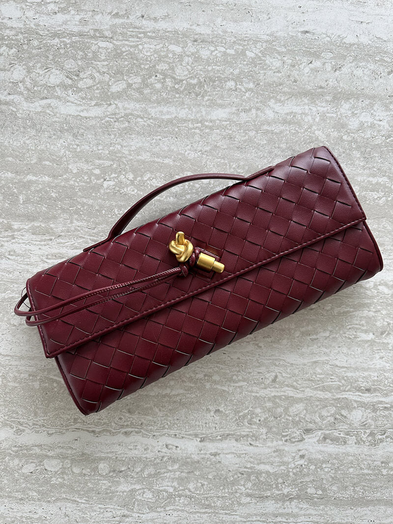 Bolso mujer | diseño trenzado con solapa y cierre frontal