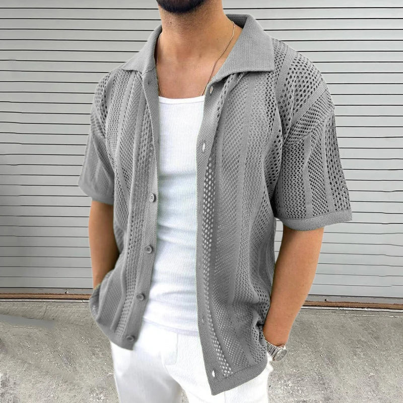 Camisa hombre | manga corta calada con botones y cuello abierto