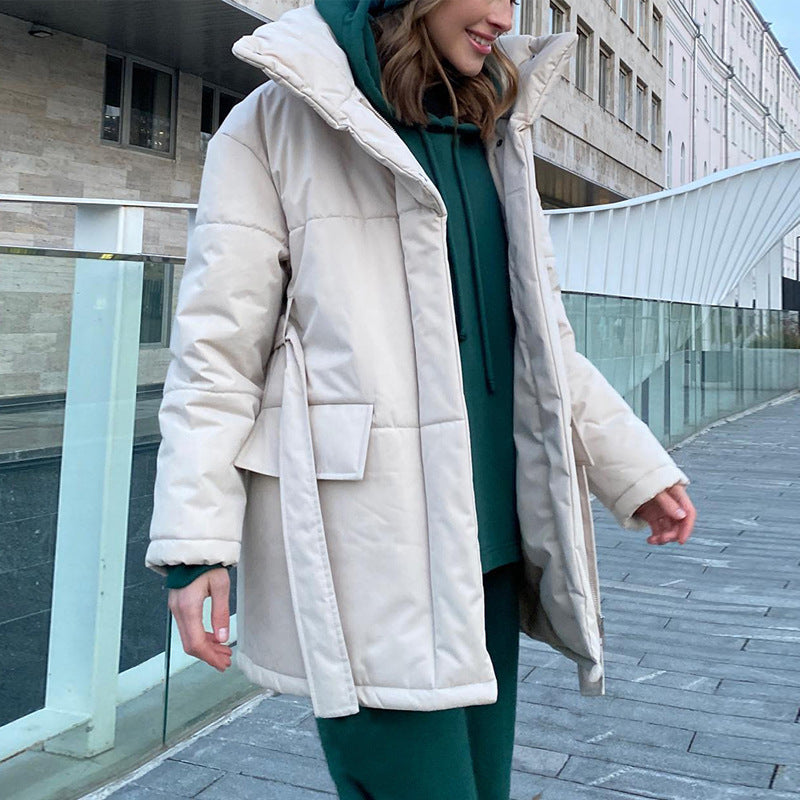 Chaqueta mujer | acolchada con cinturón y cuello alto