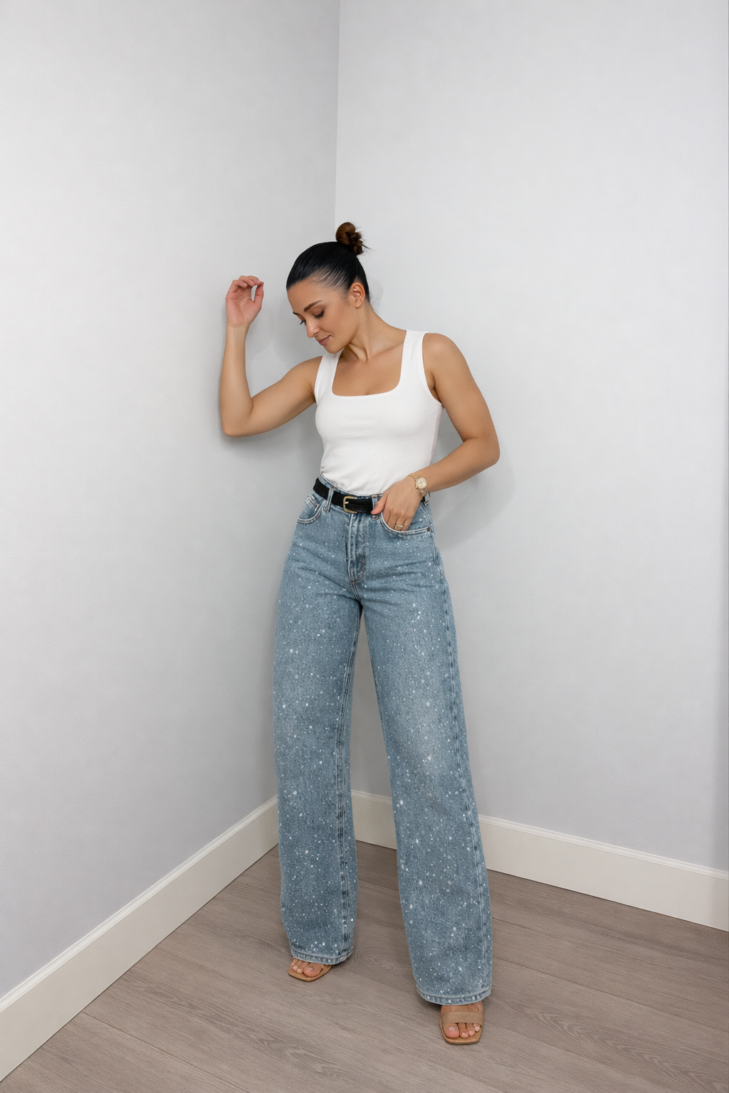 Jeans Mujer | Corte Recto con Cintura Alta y Detalles Brillantes