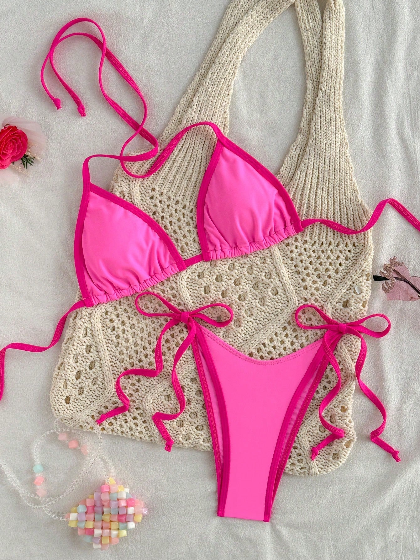 Bikini Mujer | forma triángulo con ribete y lazos ajustables
