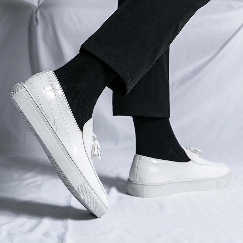 Zapatos hombre | mocasín con borlas y textura grabada frontal