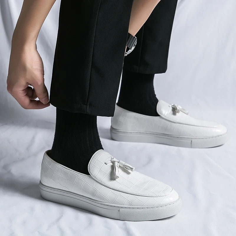 Zapatos hombre | mocasín con borlas y textura grabada frontal