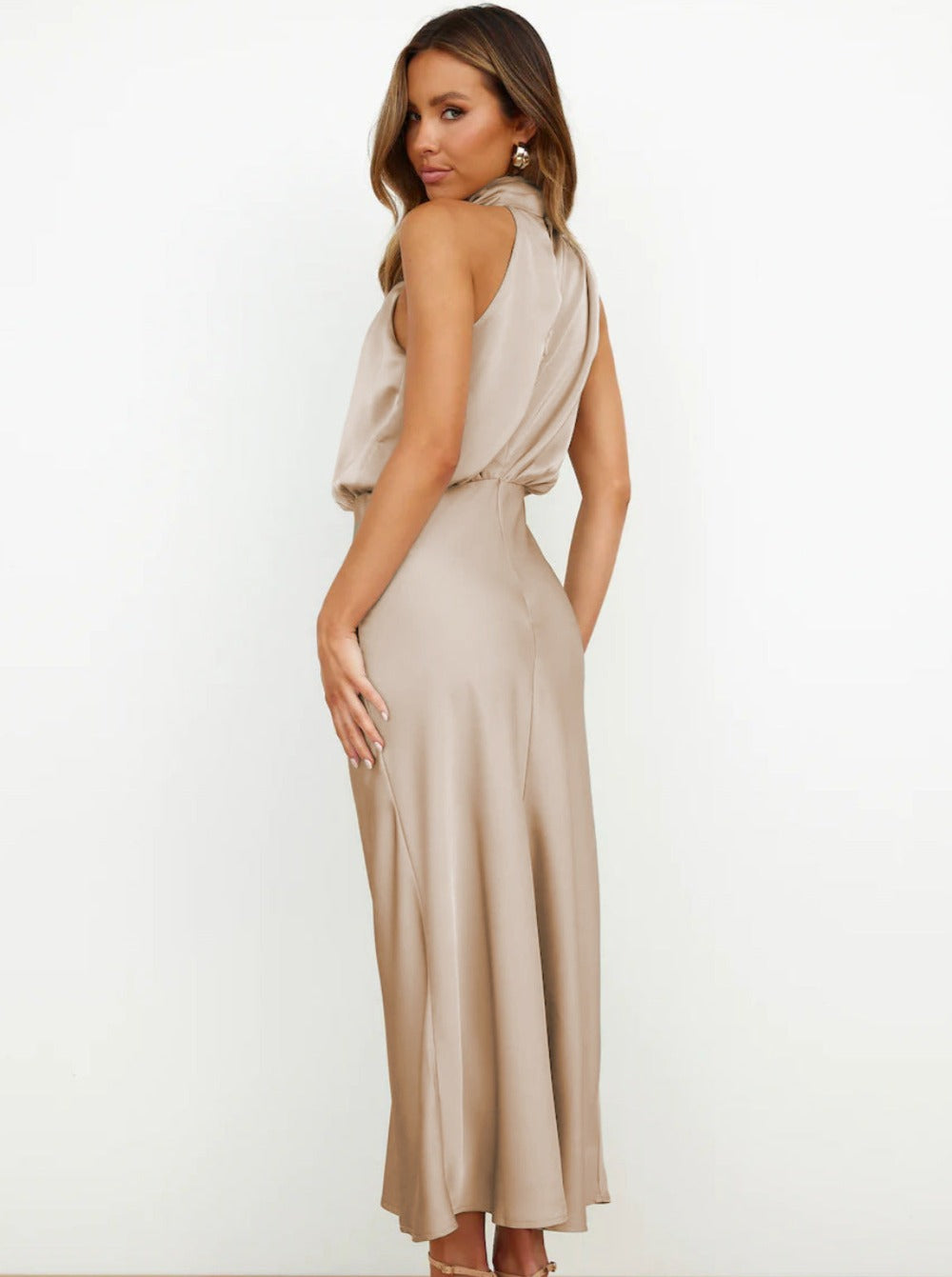 Vestido mujer | diseño halter largo con caída fluida