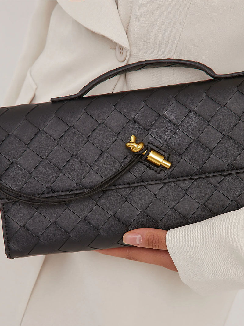 Bolso mujer | diseño trenzado con solapa y cierre frontal