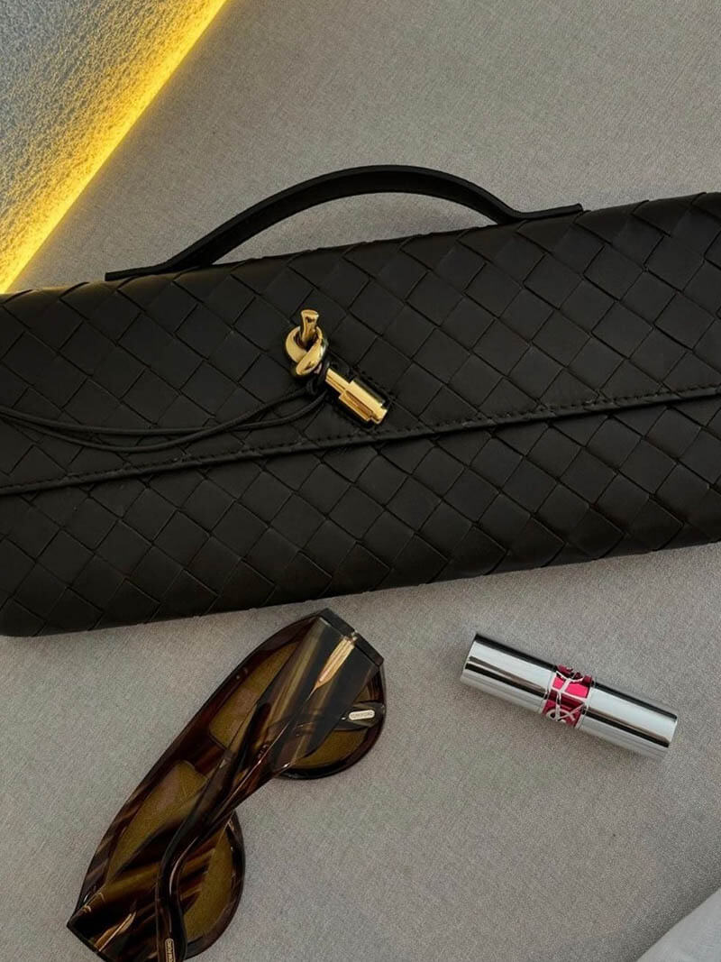 Bolso mujer | diseño trenzado con solapa y cierre frontal
