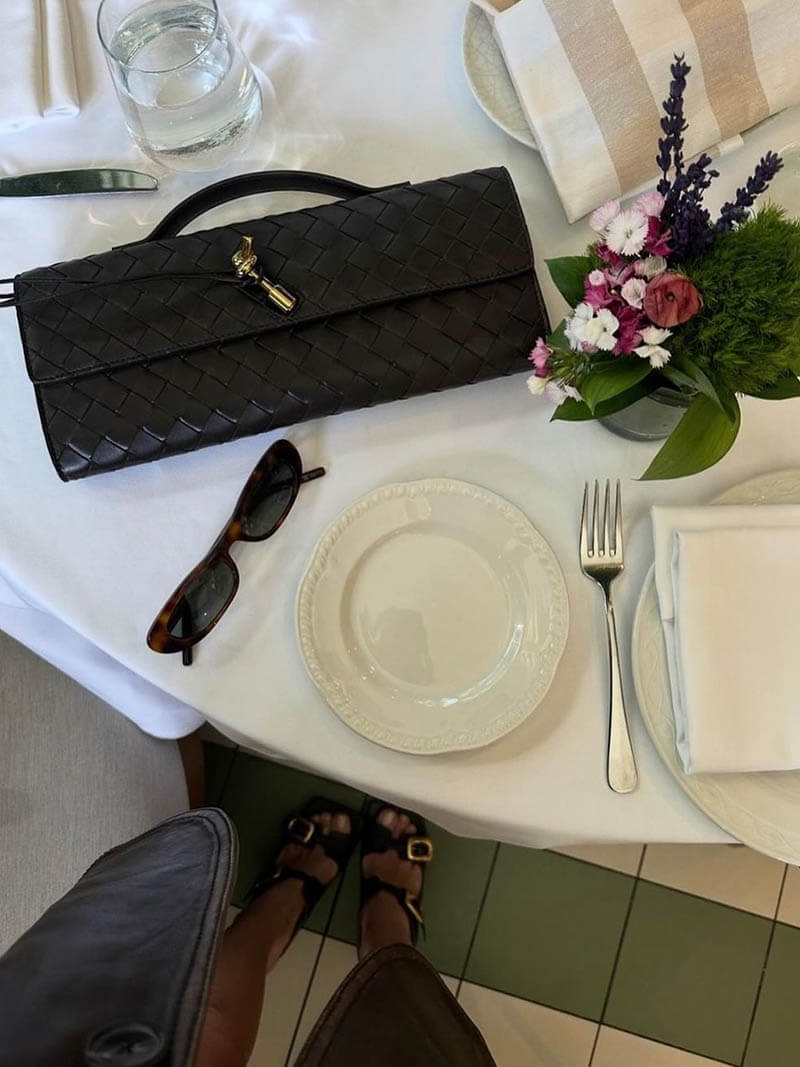 Bolso mujer | diseño trenzado con solapa y cierre frontal