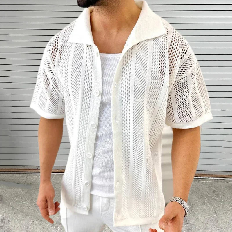 Camisa hombre | manga corta calada con botones y cuello abierto