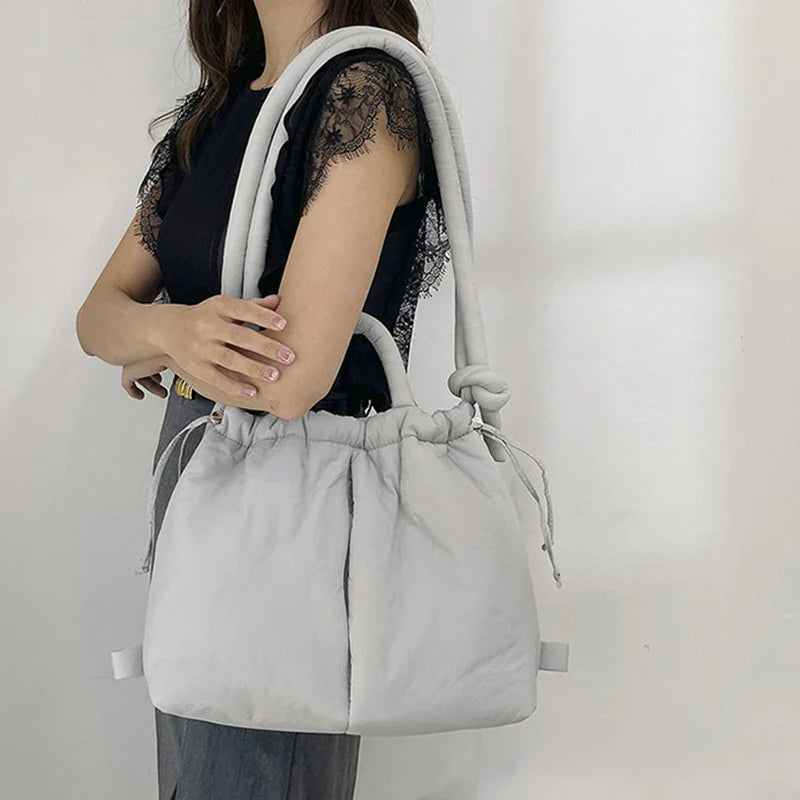 Bolso mujer | diseño acolchado con asas dobles y cierre fruncido
