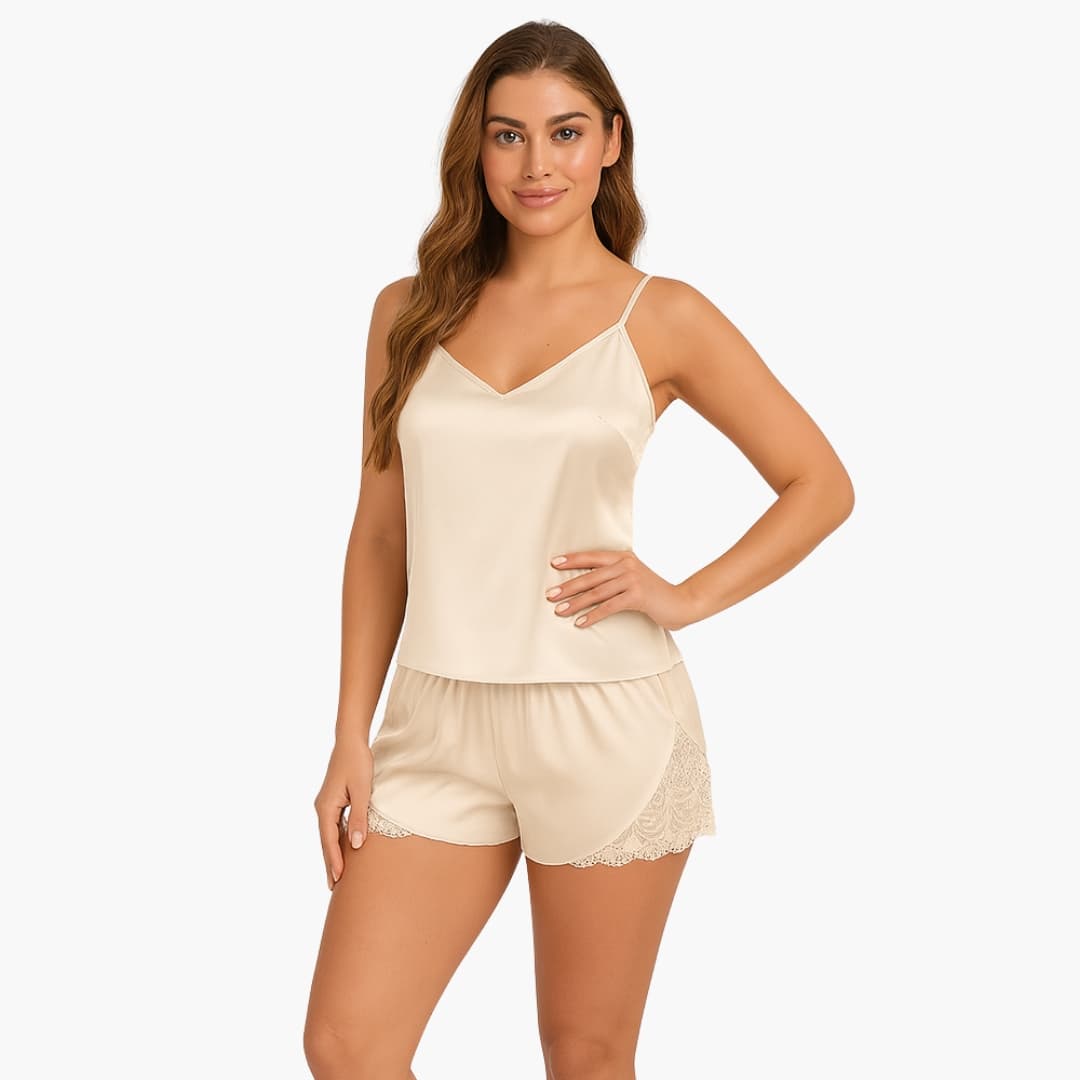 Conjunto mujer | caraco con tirantes finos y short corto