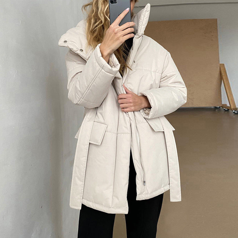 Chaqueta mujer | acolchada con cinturón y cuello alto