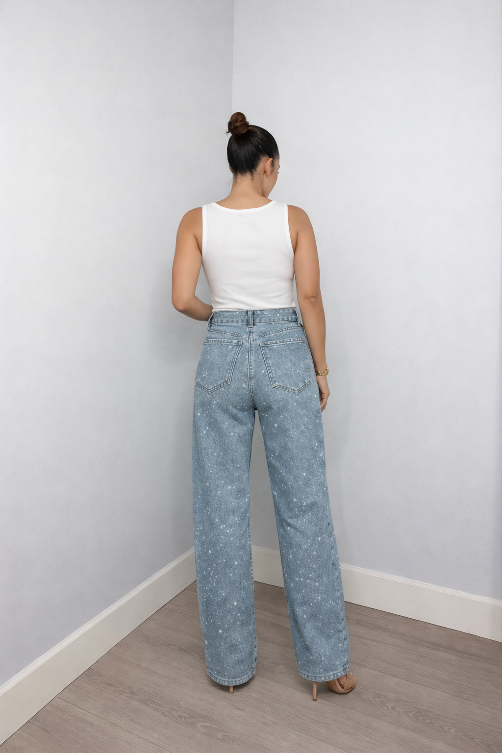 Jeans Mujer | Corte Recto con Cintura Alta y Detalles Brillantes