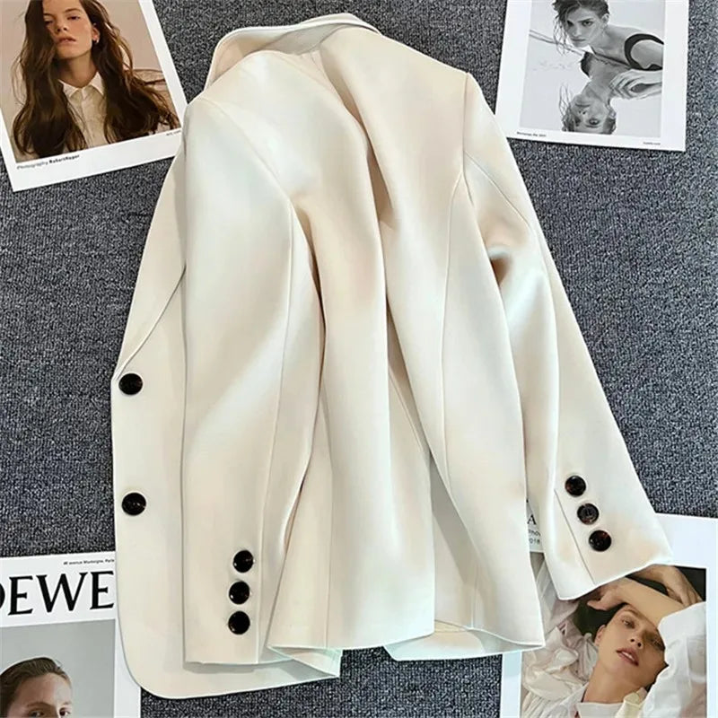 Blazer mujer | cierre de botones y cuello con solapas