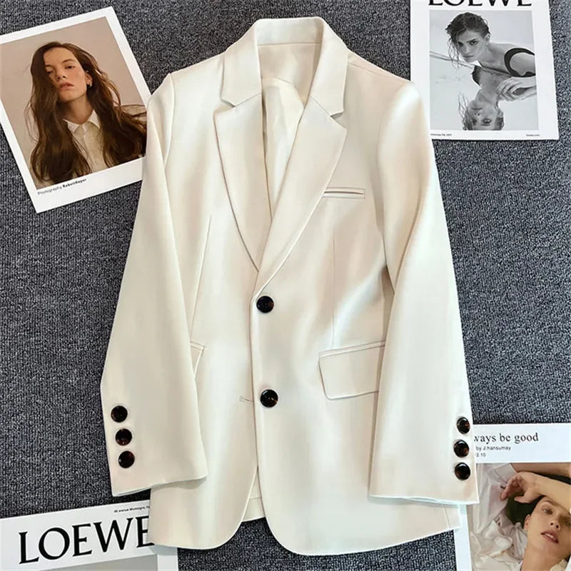 Blazer mujer | cierre de botones y cuello con solapas
