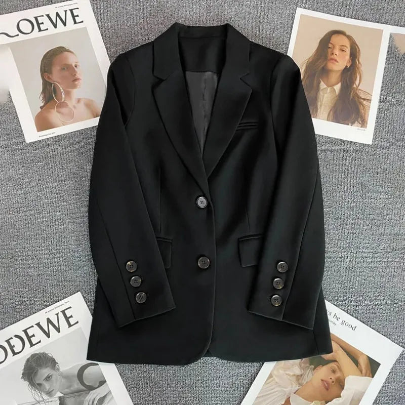 Blazer mujer | cierre de botones y cuello con solapas