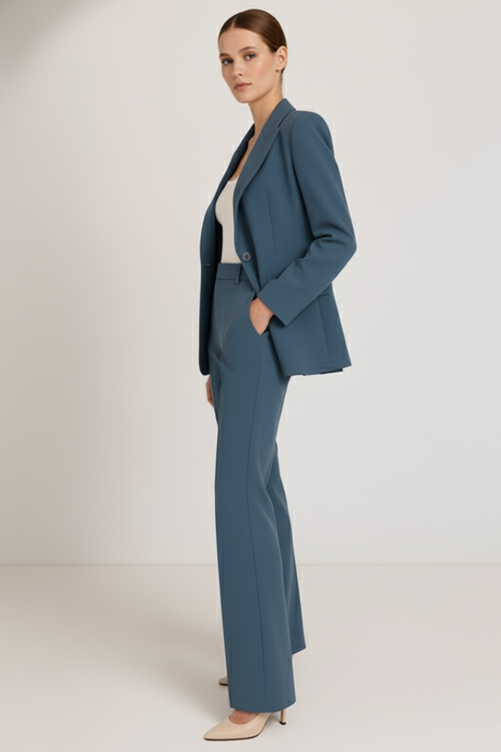 Traje de Mujer | Blazer estructurado con pantalón de pierna recta