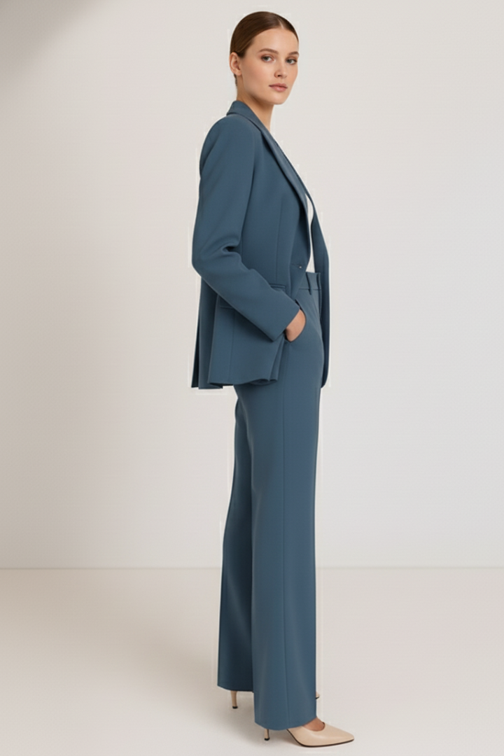 Traje de Mujer | Blazer estructurado con pantalón de pierna recta