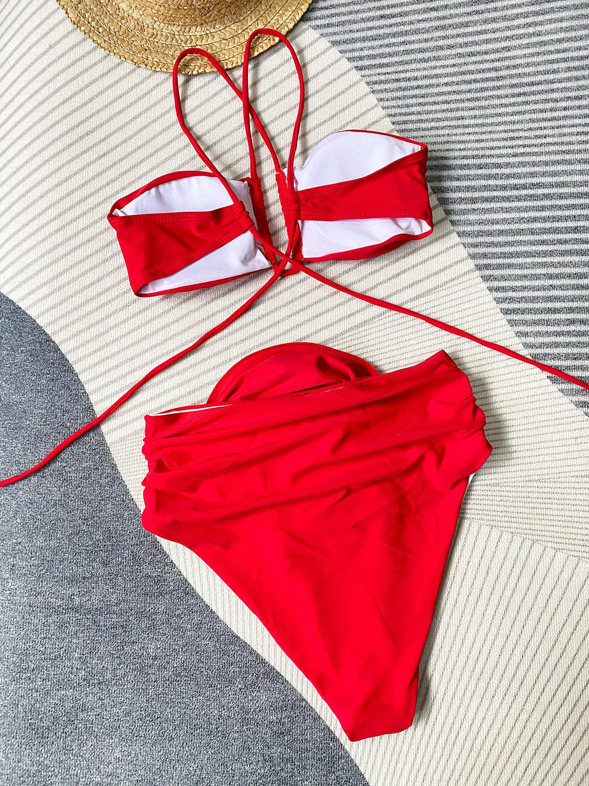 Bikini mujer | bandeau con tirantes cruzados y detalle floral